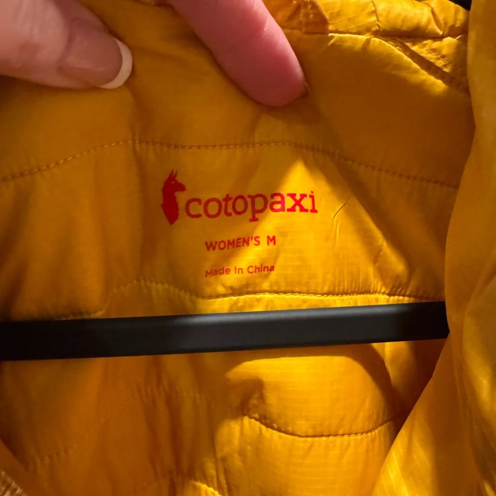 Cotopaxi Women’s Gold and Blue Hooded Down Jacket - Picture 10 of 13